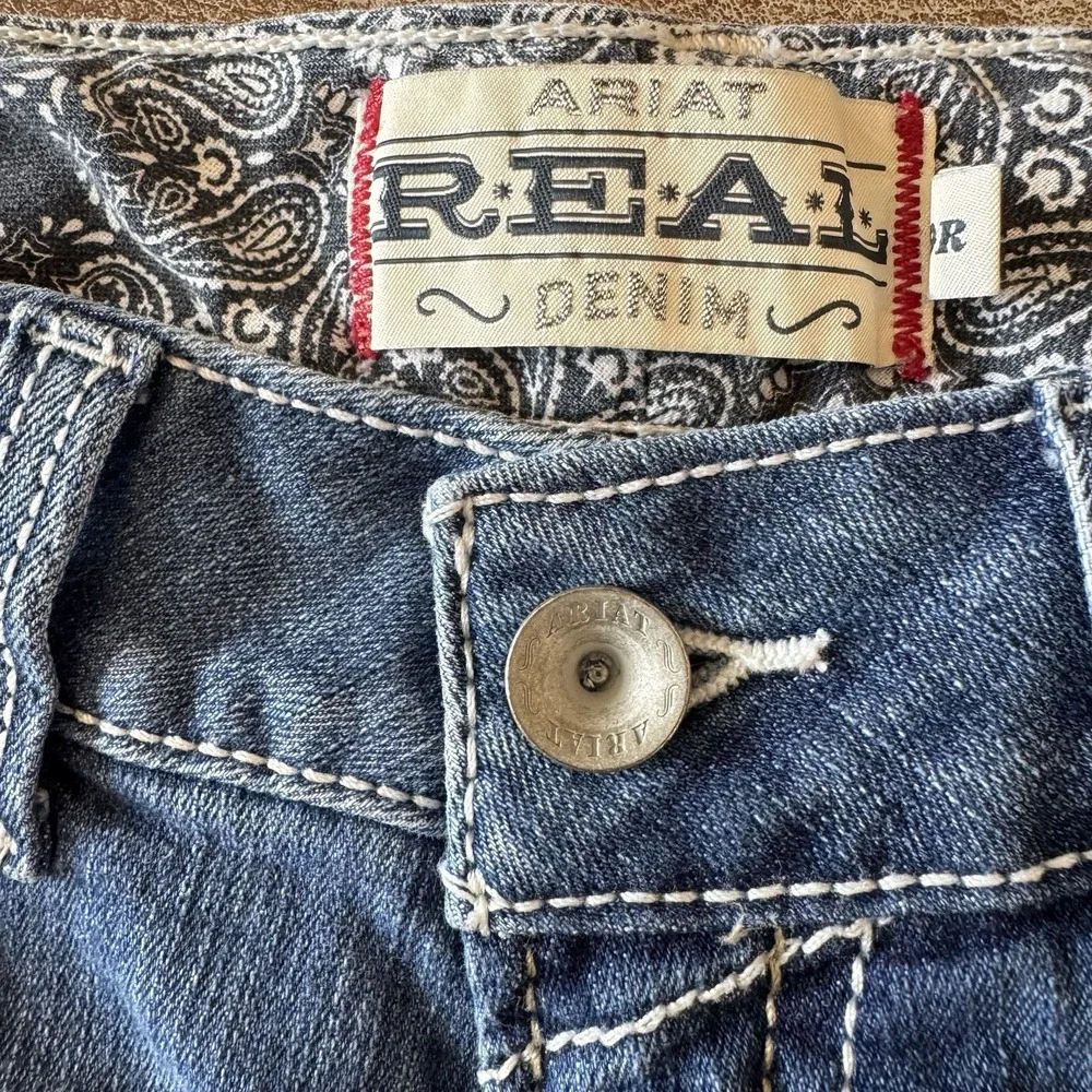 Ariat REAL Denim Bermuda Shorts Womens 29R Western Studded Stretch Denim